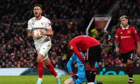 Sau Chelsea, đến lượt Man United nếm cảm giác đắng