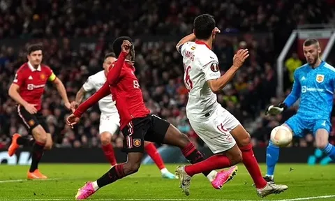 Sau Scholes, đến lượt Hargreaves nêu 'điểm đen' Man Utd