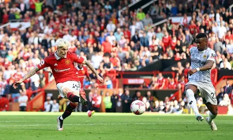 Martial - Garnacho nổ súng, M.U chính thức loại Spurs khỏi cuộc đua top 4