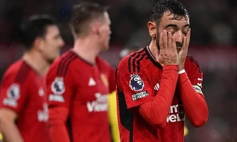 Cơn ác mộng của Manchester United vẫn chưa dừng lại