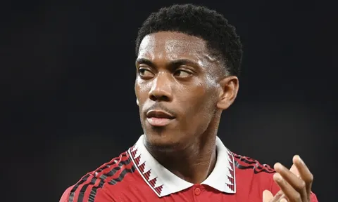 "Cậu ấy được ra sân chỉ vì Ronaldo đang bị trừng phạt"