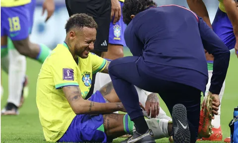 "Messi được xem như Chúa. Ronaldo là 1 vị vua. Neymar bị mong gãy chân"