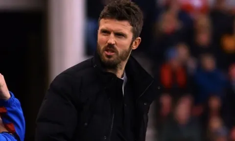 Bị Chelsea hủy diệt, Michael Carrick thừa nhận điều cay đắng
