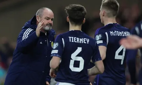 Scott McTominay "ngó lơ" sự giúp đỡ của Erik ten Hag