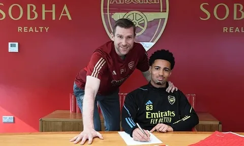 CHÍNH THỨC! Arsenal "trói chân" thành công thần đồng