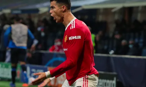 Lập cú đúp, Ronaldo tạo nên kỷ lục chưa từng có ở M.U