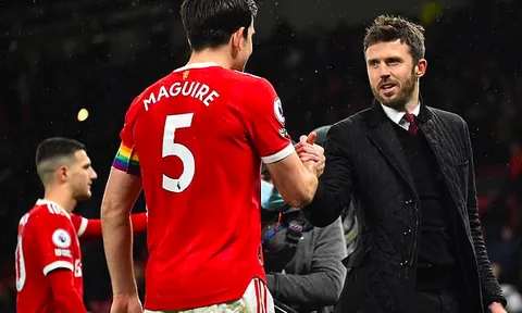 'Hãy công bằng hơn với Michael Carrick'
