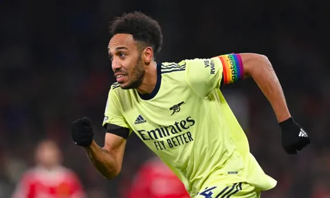 Thua M.U, Arteta bị chỉ trích vì quyết định dành cho Aubameyang