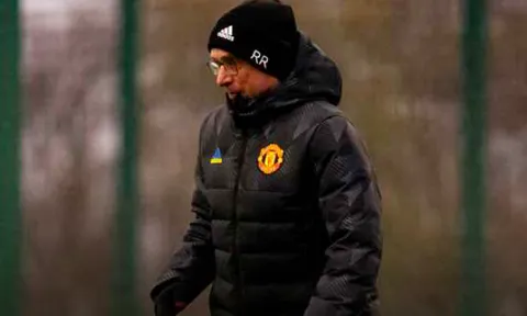 'Rangnick đã huấn luyện được 42 năm, thật tệ hại'