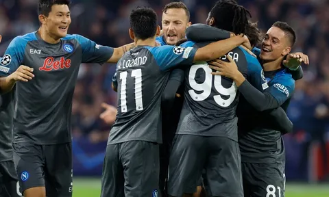 HLV Napoli nói lý do đứt chuỗi 27 trận bất bại trước Liverpool