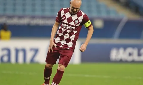 Iniesta: "Tôi ôm vợ như cái gối, không có cảm giác gì cả"