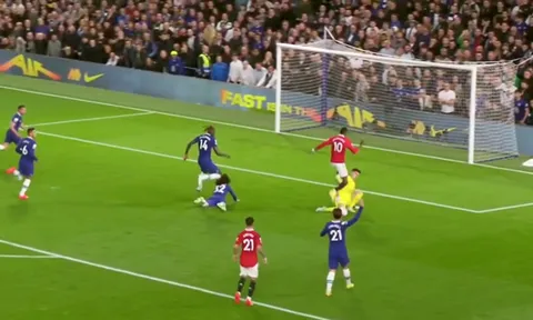 Rashford tiếp tục hóa 'chân gỗ'