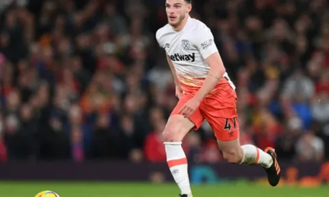 Bỏ qua Bellingham, Fowler tiến cử tiền vệ 100 triệu bảng cho Liverpool