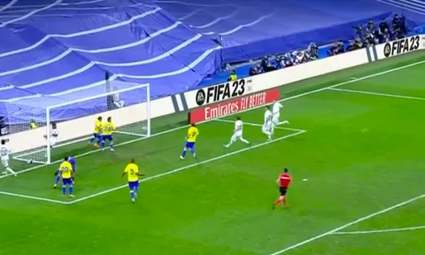 Ancelotti 'khịa' Modric