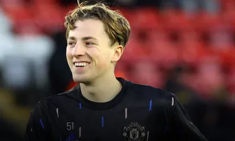 CHÍNH THỨC! Thêm cầu thủ chia tay Man Utd