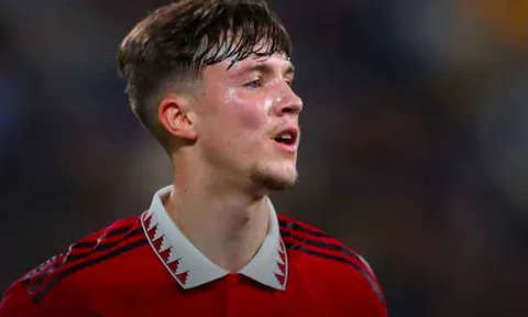 CHÍNH THỨC! Cầu thủ thứ 5 chia tay Man Utd