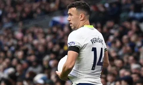 Hỏi mượn Perisic, M.U nhận ngay câu trả lời