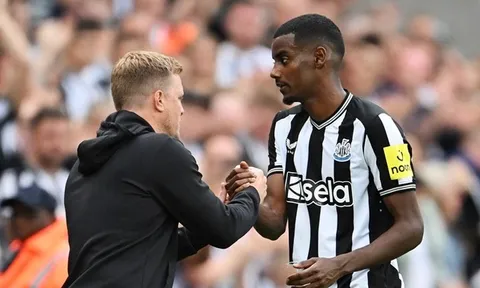 Thua trận, Eddie Howe vẫn hết lời khen "trò cưng"