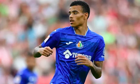 Đá chính trận đầu, Mason Greenwood lập tức có kiến tạo