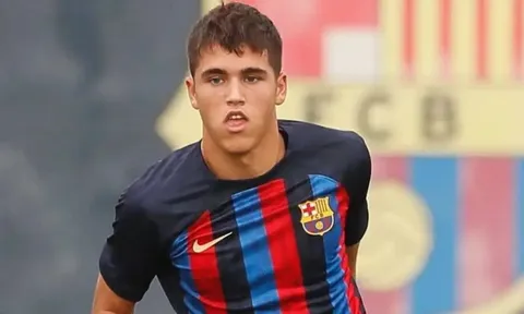 Premier League tranh giành trung vệ Barca