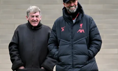 Kenny Dalglish chỉ ra mối đe dọa ngăn cản Liverpool vô địch EPL