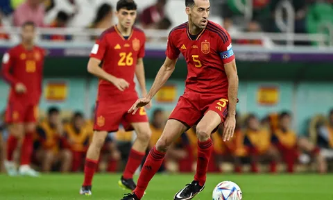 Sergio Busquets: Sự tĩnh lặng giữa chiến trường khốc liệt