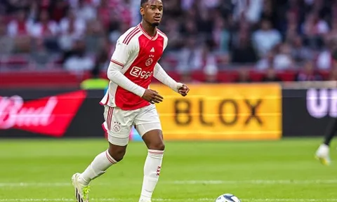 Arsenal bít cửa mua thần đồng Ajax