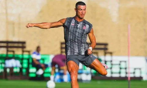 Cơ đùi của Ronaldo trên sân tập Al Nassr