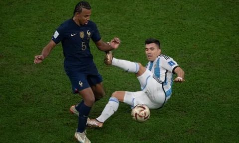 Trọng tài thừa nhận mắc sai lầm khi bắt trận chung kết Argentina - Pháp
