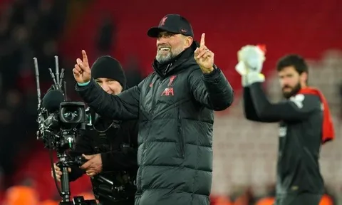 Hủy diệt M.U, Klopp từ chối ăn mừng bằng nắm đấm