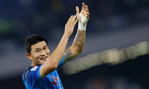 Sếp cũ Napoli ủng hộ M.U mua Van Dijk mới