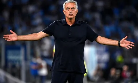 Sếp lớn Bayern chia sẻ lý do từ chối Mourinho