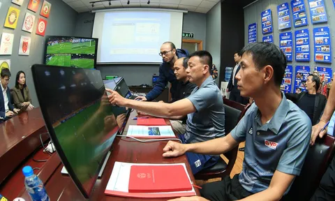 Hé lộ triển vọng áp dụng VAR tại V-League