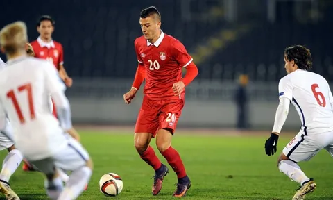 Tăng cường tuyến giữa, Man Utd nhắm đến hộ pháp 70 triệu