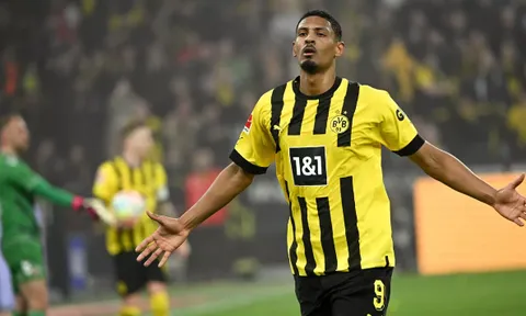'Set tennis' giúp Dortmund vươn lên ngôi đầu bảng Bundesliga