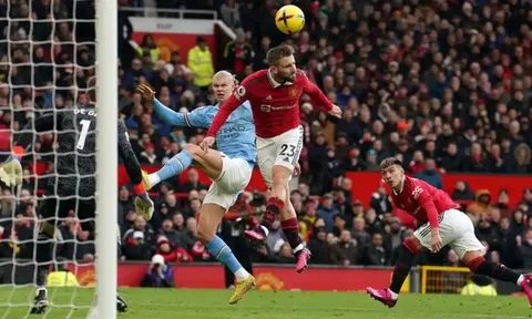 "Thời gian của cậu ấy ở Man United đã hết"