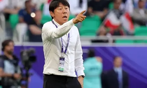 Báo Hàn nói thẳng về cơ hội của HLV Shin Tae-yong