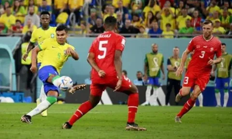 Siêu phẩm của Casemiro đưa Brazil vào vòng 1/8