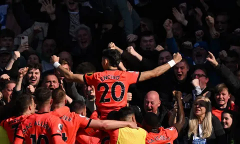 Đánh sập Stamford Bridge, Brighton thắp lại hy vọng top 4