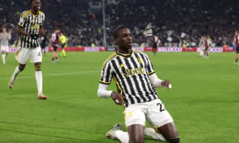 Siêu phẩm xuất hiện, Juventus hủy diệt đối thủ ở Coppa Italia