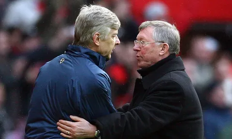 Chỉ 7 HLV về đích trước Sir Alex ở Premier League