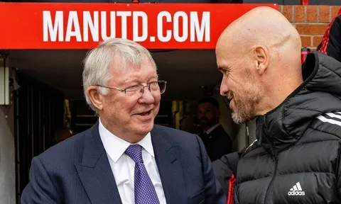 HLV Erik ten Hag tiết lộ cuộc ăn tối với Sir Alex Ferguson
