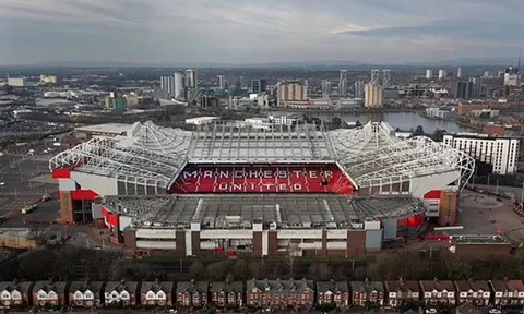 Sir Jim Ratcliffe thúc đẩy kế hoạch 2 tỷ bảng cho Old Trafford