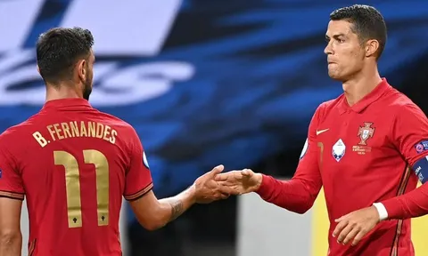 Ronaldo hé lộ cuộc đối thoại với Fernandes