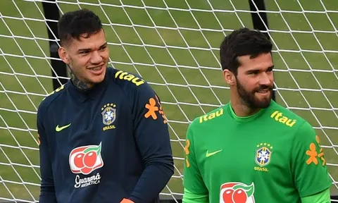 Ederson ngạc nhiên khi sao Liverpool bị loại khỏi tuyển Brazil