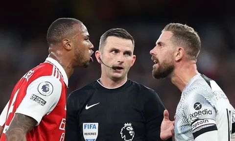 Henderson phá vỡ im lặng về xung đột với Gabriel