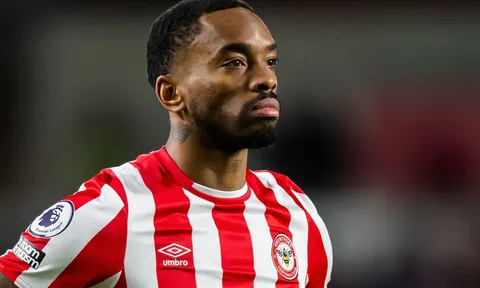 Gia hạn với Brentford, Toney ra yêu sách có lợi cho Arsenal