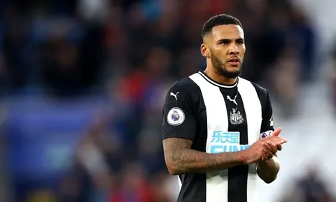 Newcastle United gia hạn hợp đồng với "công thần"