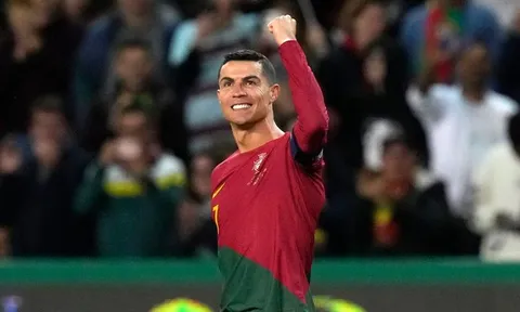 Ronaldo lập kỷ lục chưa từng có trong lịch sử