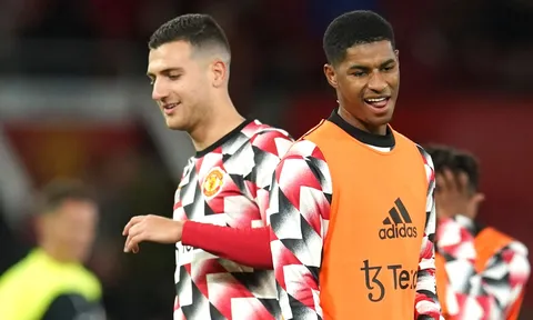 Xác nhận! Man Utd nhanh chóng thảo luận 2 HĐ mới